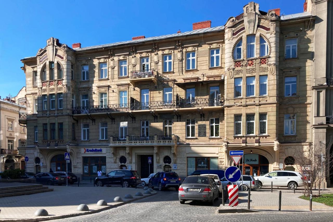 Romantic In Lviv 500M From Opera Exterior photo