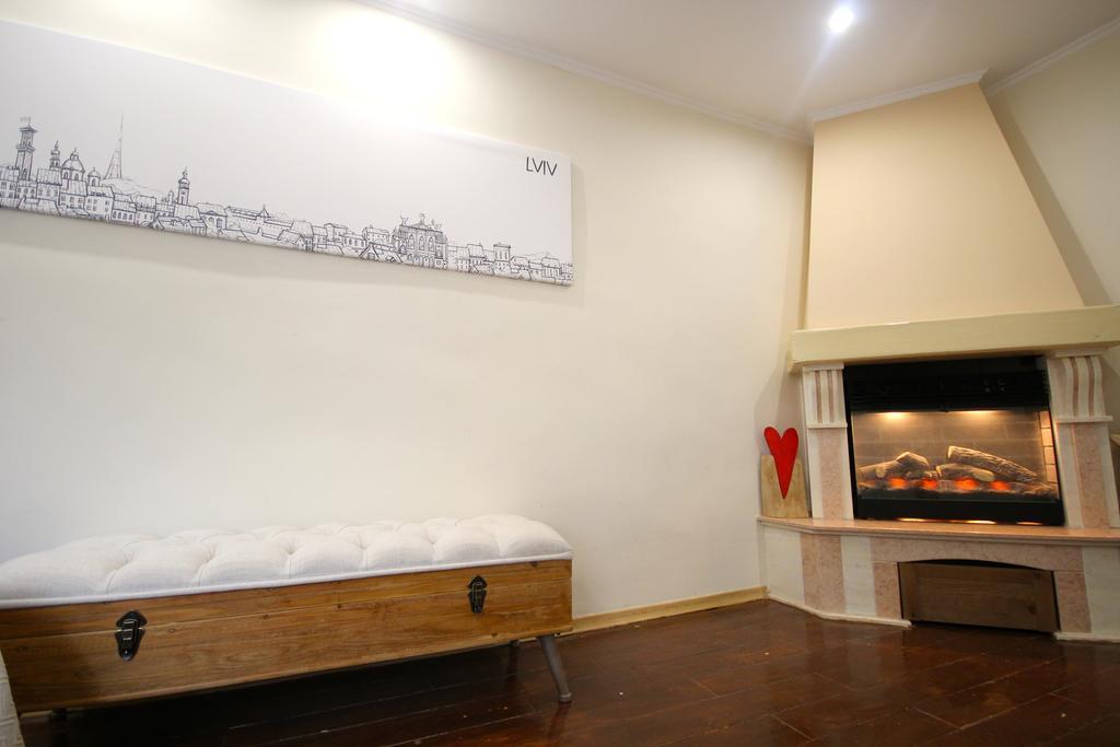 Romantic In Lviv 500M From Opera Exterior photo